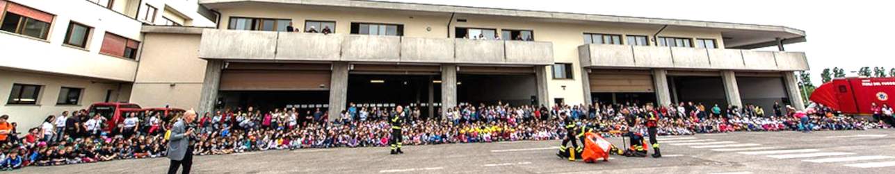 Foto di repertorio di una manovra dei vigili del fuoco